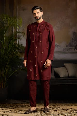 Diyarajvvir Floral Butti Embroidered Kurta Set 