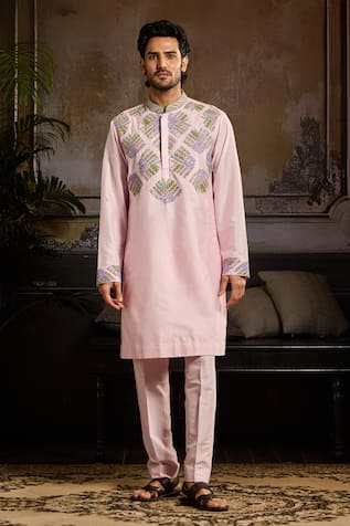 Diyarajvvir Fan Embroidered Placement Kurta With Pant 