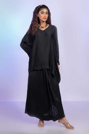 Vishwa By Pinki Sinha Black Satin Kaftan Top & Lungi Skirt Set 
