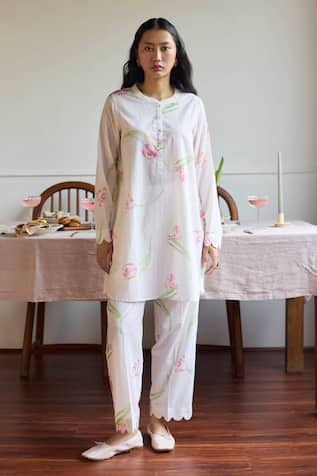 Juanita By Shubhda Ivory Tulip Bloom Printed Kurta Set 
