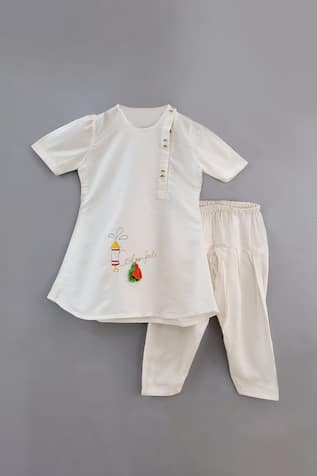 Holi Embroidered Off White Kurta Set 