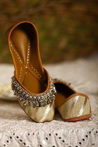 Gold Lace Work Designer Juttis 