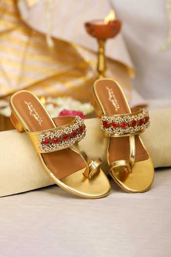 5elements Gold Kolhapuri Heels with Bead & Stone Work 