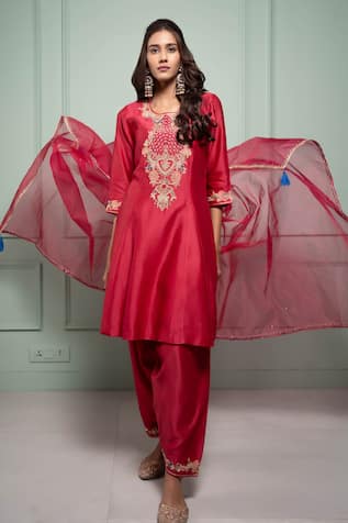 Aavya Crest Embroidered Yoke Kurta Set 