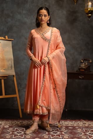 Aavya Phool Vine Embroidered Angarkha Set 