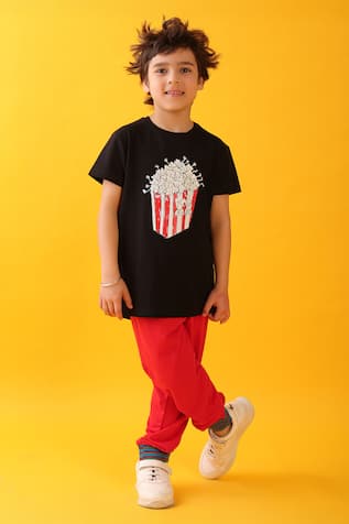 Anthrilo Popcorn Print T-Shirt With Solid Joggers 