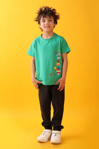 Anthrilo Play More Print T-Shirt With Solid Joggers 
