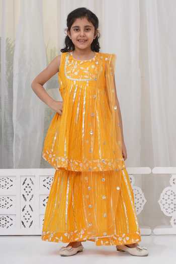 Little Bansi Floral Thread Embroidered Kurta Set 