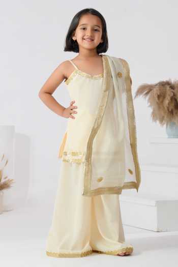 Bannhi By Priyanka Rathore Floral Embellished Kurta Set 