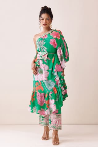 Kisakshi Jaipur One Shoulder Floral Embellished Kurta Set 