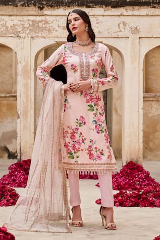 Lashkaraa Floral Sequin Embroidered Kurta Pant Set 