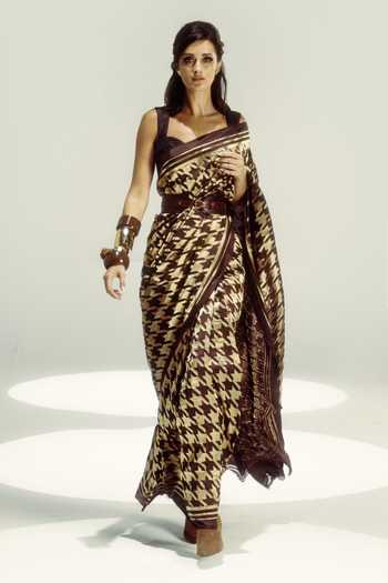 Ekaya Banaras Espresso Gold Zari Houndstooth Saree 