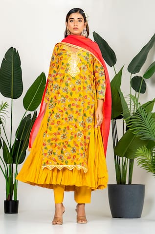 Yuvraani Jaipur Floral Printed Yellow Chanderi Kurta Set 