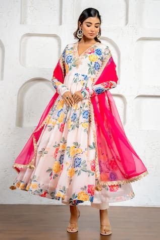 YUVRAANI JAIPUR Floral Printed Anarkali Set With Dupatta 
