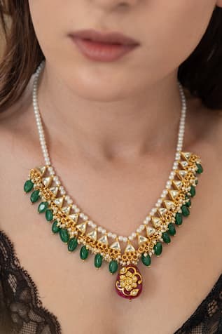 Kundan Necklace with Green Accents 