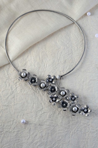Floral Pearl Choker Necklace 