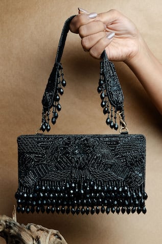 Ornate Radiance Kasse Black Clutch 