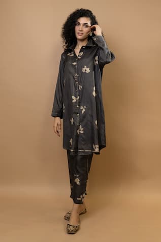 Krishna Mehta Neelkanth Printed Silk Kurta Set 