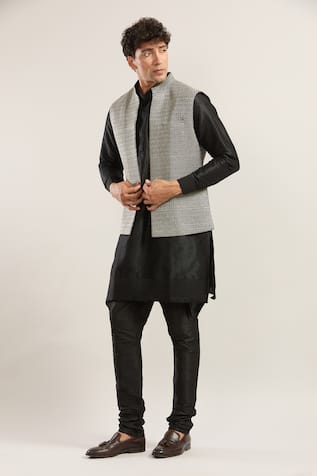 Contrast Thread Embroidered Bundi Set 