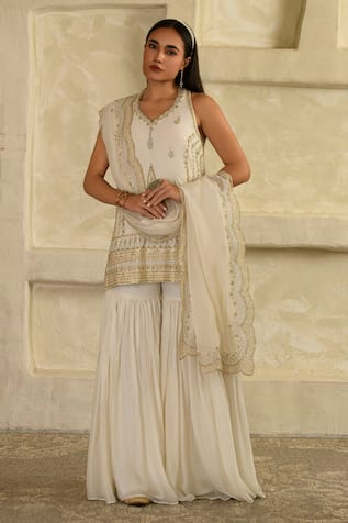 Saahiil Kapoor Aari Hand Work Chanderi Silk Kurta Set 