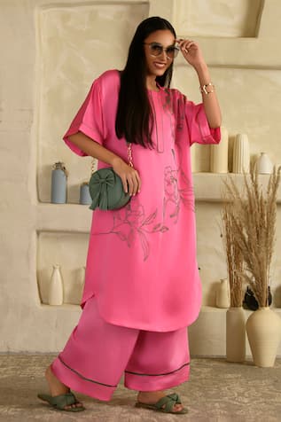 Saahiil Kapoor Hand Embroidered Sharbati Pink Kurta Set 