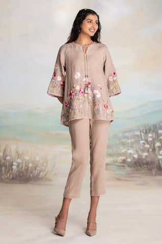 KAVERI Embroidered Linen Top & Pant Set 