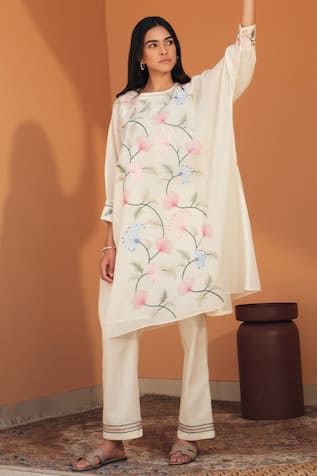 Samatvam By Anjali Bhaskar Floral Embroidered Kaftan Set 