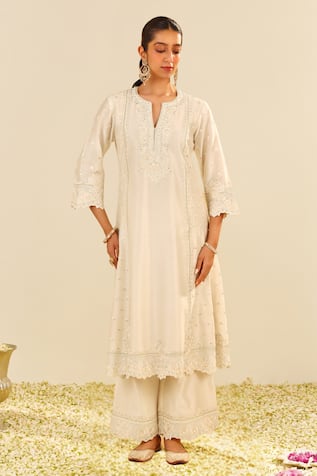 Sheetal Batra Embroidered Daisy Ivory Kurta Set 