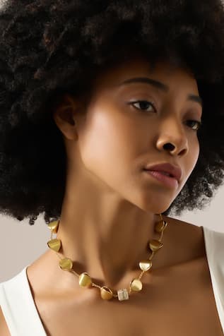 Sculpted Gold Doreya Necklace 