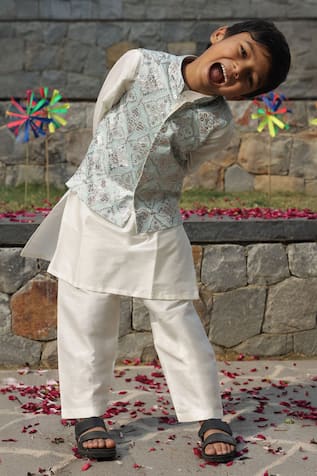 Taber Tikri White Blue Geometrical Embroidered Nehru Jacket Set 