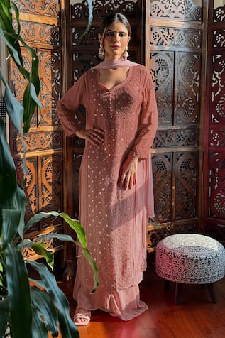 LABEL AISHWARYRIKA Chikankari Embroidered Kurta Set 