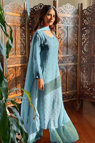 LABEL AISHWARYRIKA Chikankari Embroidered Kurta Set 