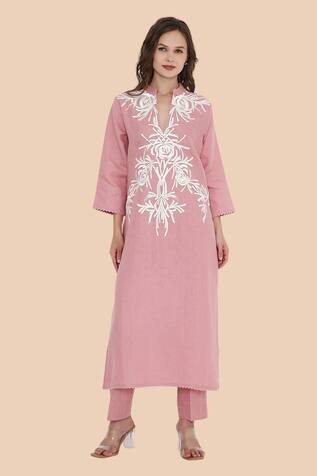 Bhairavi Jaikishan Embroidered Pink Linen Kurta 