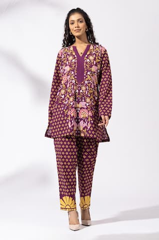 Thee Modern Roots Plum Floral Printed Kurta Set 