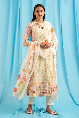 Saundh Floral Printed Kurta Set 