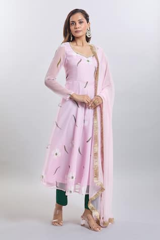 Naintara Bajaj Pink Hand Paint Kurta Set 