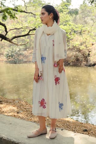 Pants and Pajamas White Chanderi Printed Kurta Set 