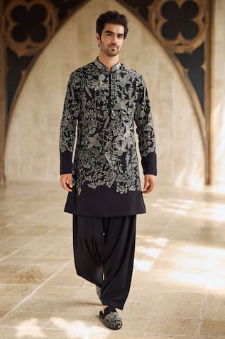 Seema Gujral Black Embroidered Kurta Set 