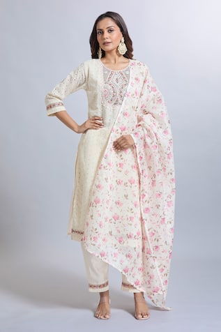 Naintara Bajaj Embroidered White Kurta Set 
