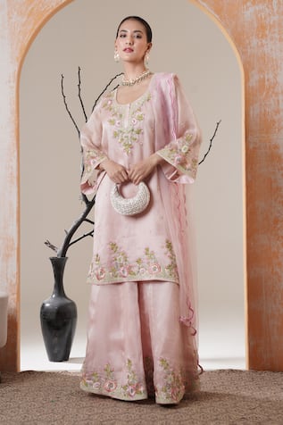 Surabhi Arya Baby Pink Embroidered Kurta Set 