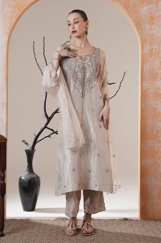 Surabhi Arya Embroidered Organza Tissue Kurta Set 