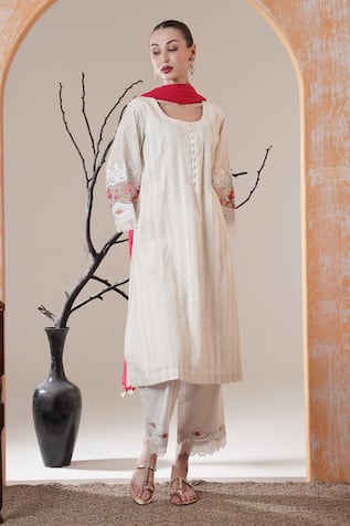 Surabhi Arya Chanderi Embroidered Kurta Set 