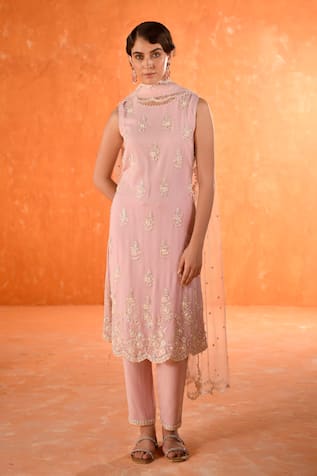 Summer by Priyanka Gupta Embroidered Pink A-line Kurta Set 