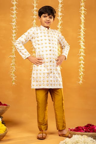JILMIL DREAMWEAR Off White Printed Kurta Set 
