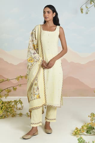 BAISE GABA Mariglow Beige Kurta Set 