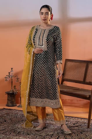 RAJ ARORA Bottle Green Georgette Jora Set 