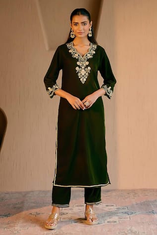 Nero India Olive Velvet Kurta Set 