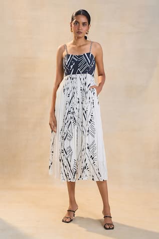 Vedika M Black & White Chevron Shell Dress 