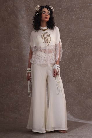 Urmil Off White Fusion Style Kurta Set 