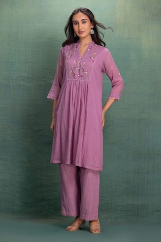 Kahani Lush Pink Machine Embroidery Kurta Set 